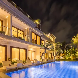 Mokko Umalas Bali , Seminyak Indonesia