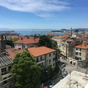 Marija , Split Croacia